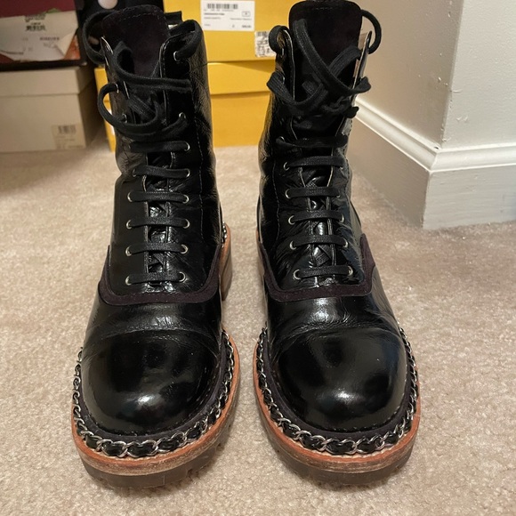 CHANEL PATENT & SUEDE COMBAT BOOTS WITH CHAIN - Picture 5 of 6